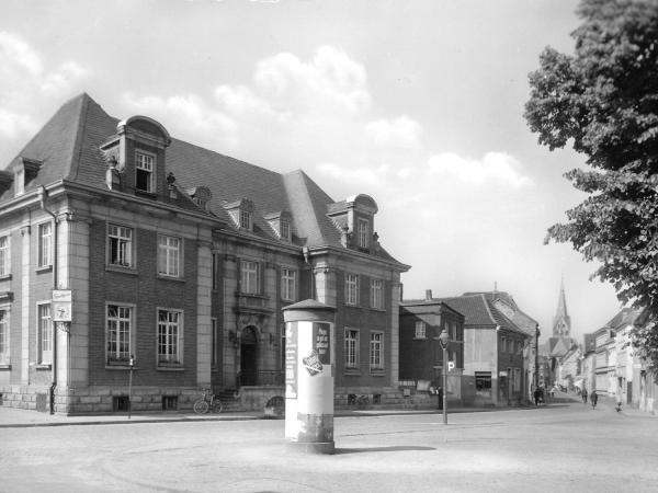 Archivaufnahme der Alten Sparkasse an der Engerstraße